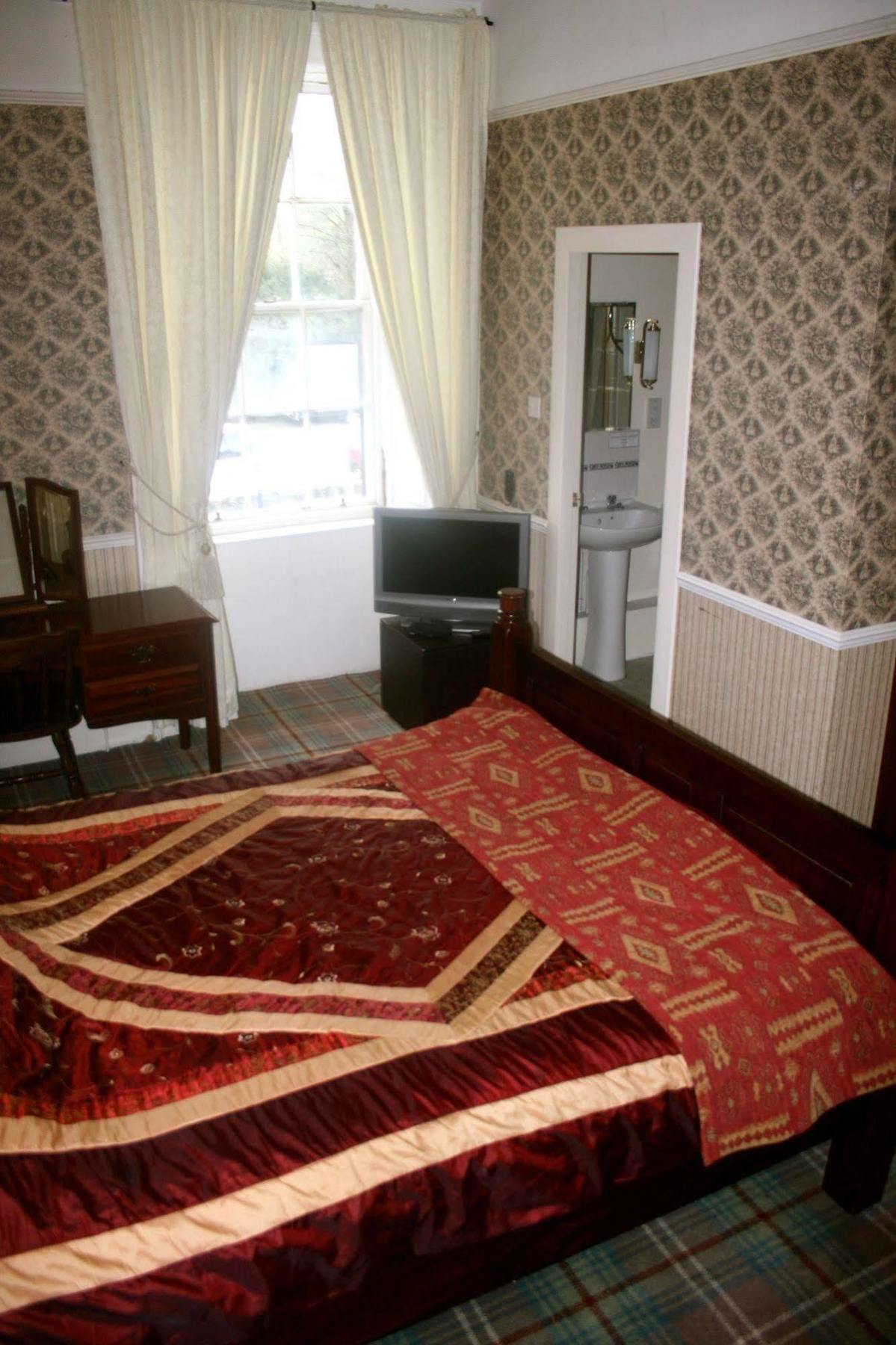 The Weem Inn Aberfeldy Extérieur photo